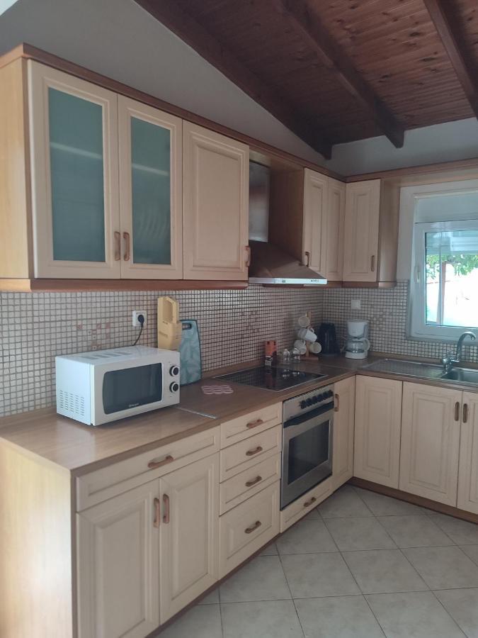 Апартаменты Aspri Ammos House Кавала Экстерьер фото